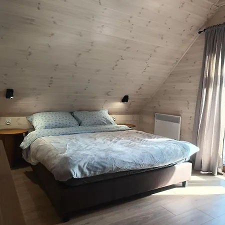 Wdzydzka بيت للعطل *